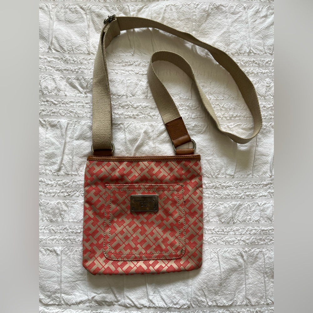 Tommy Hilfiger crossbody bag